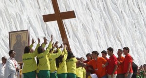 До Києва прибуває хрест та ікона, подаровані святим Іваном Павлом ІІ молоді