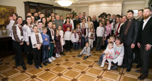 Священничі родини Київської Архиєпархії завітали з колядою до Блаженнішого Святослава