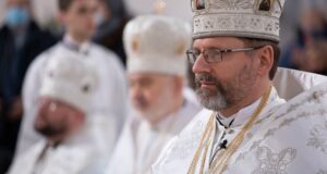 Глава УГКЦ у день Різдва Христового: «Колядуйте, якщо потрібно, навіть телефоном, щоб Різдвяна радість не була закритою»